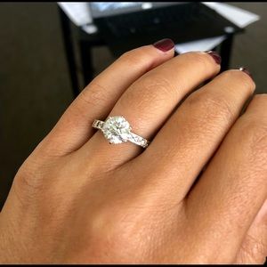 2 carat diamond ring
